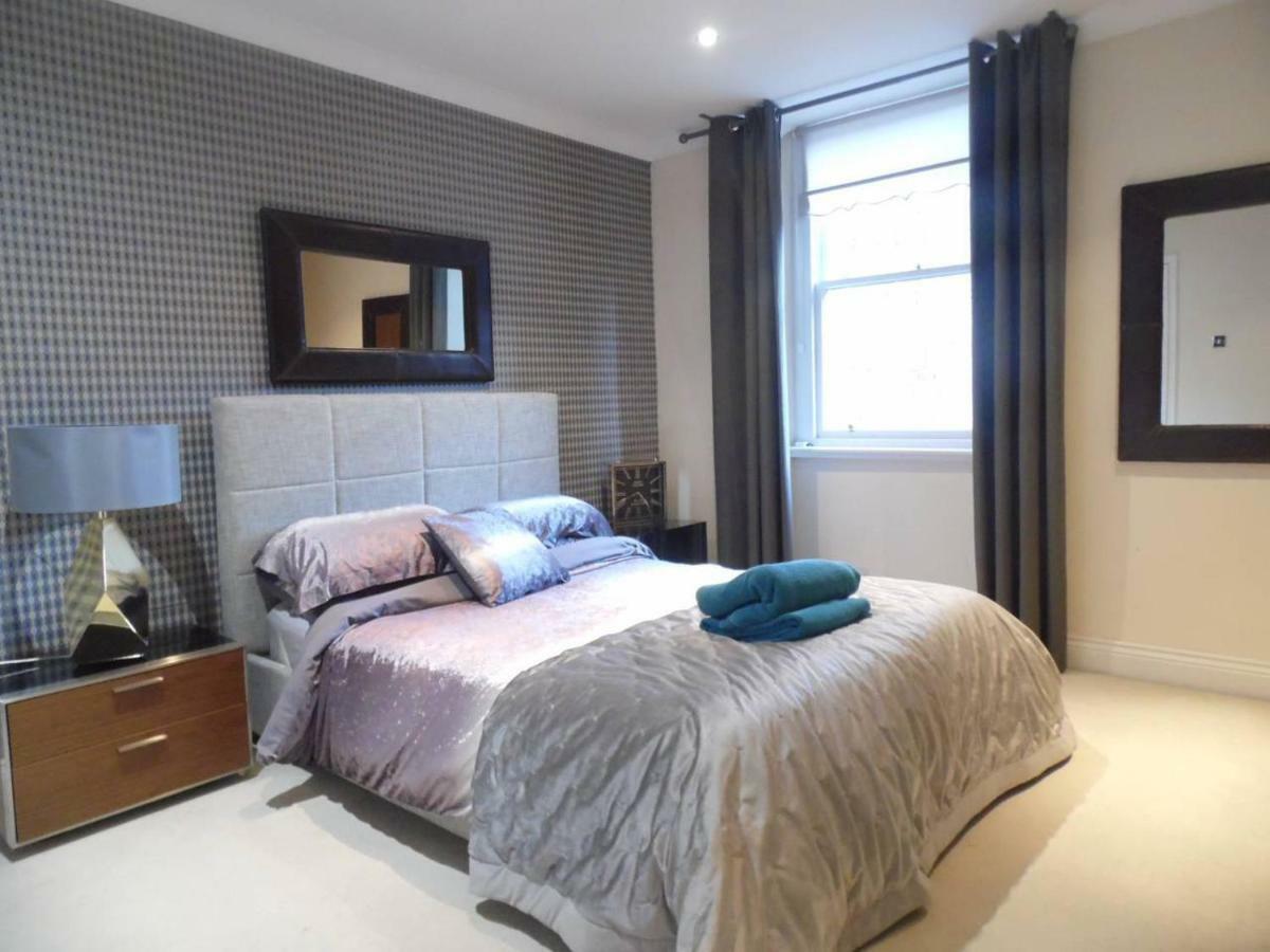 West End -Stunning, 2 Bedroom, Main Door Flat With Private Parking Glasgow Exterior foto